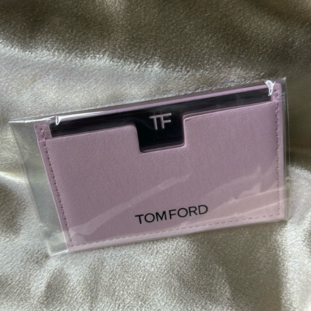 TOM FORD BEAUTY MIRROR IN PINK POCKET CASE